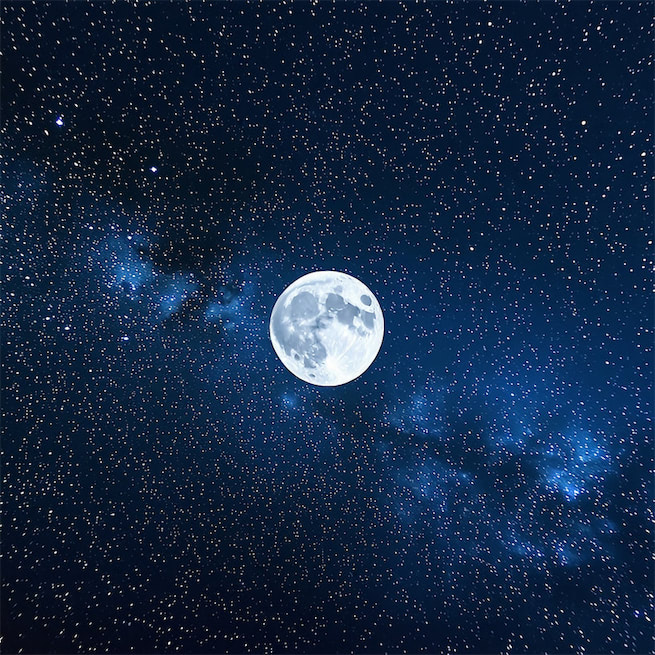 星垂平野阔，月涌大江流。