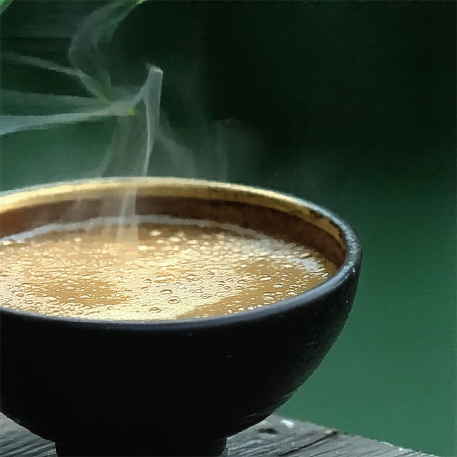 玉漏银壶且莫催，铁关金锁彻明开。