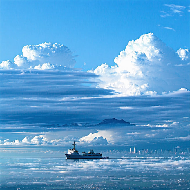 去来江口守空船，绕船月明江水寒。